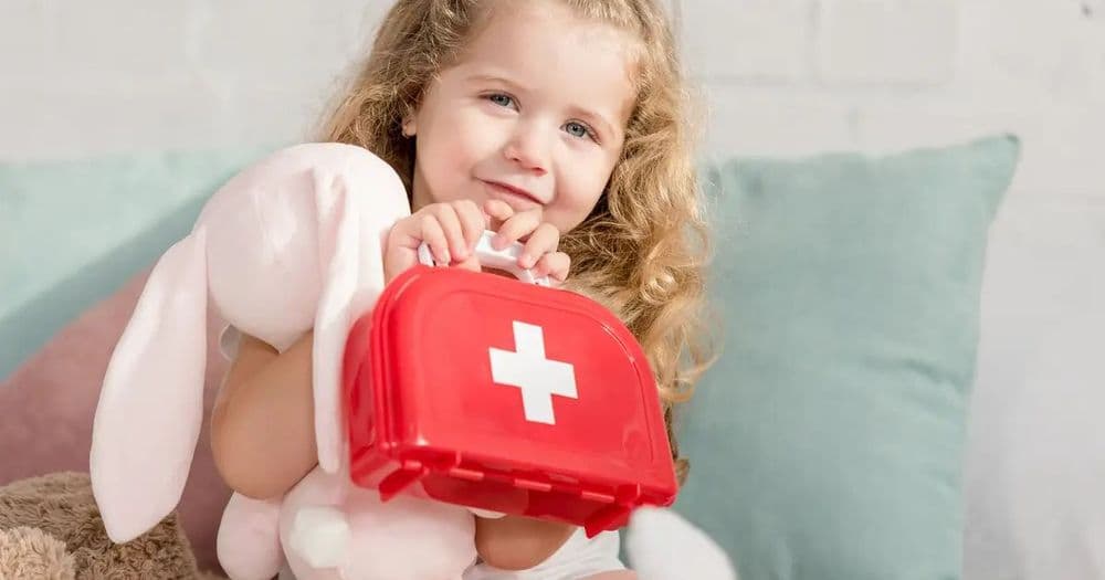 Домедична допомога дитині та склад аптечки